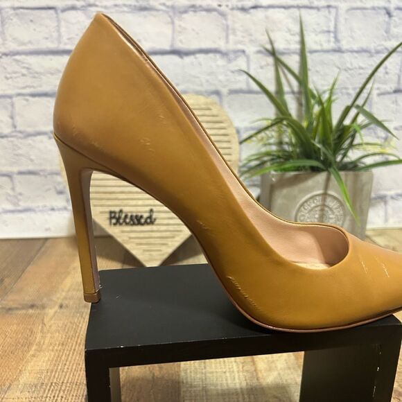 Schutz x Revolve Lou Pump in Dark Caramel - Picture 4 of 13